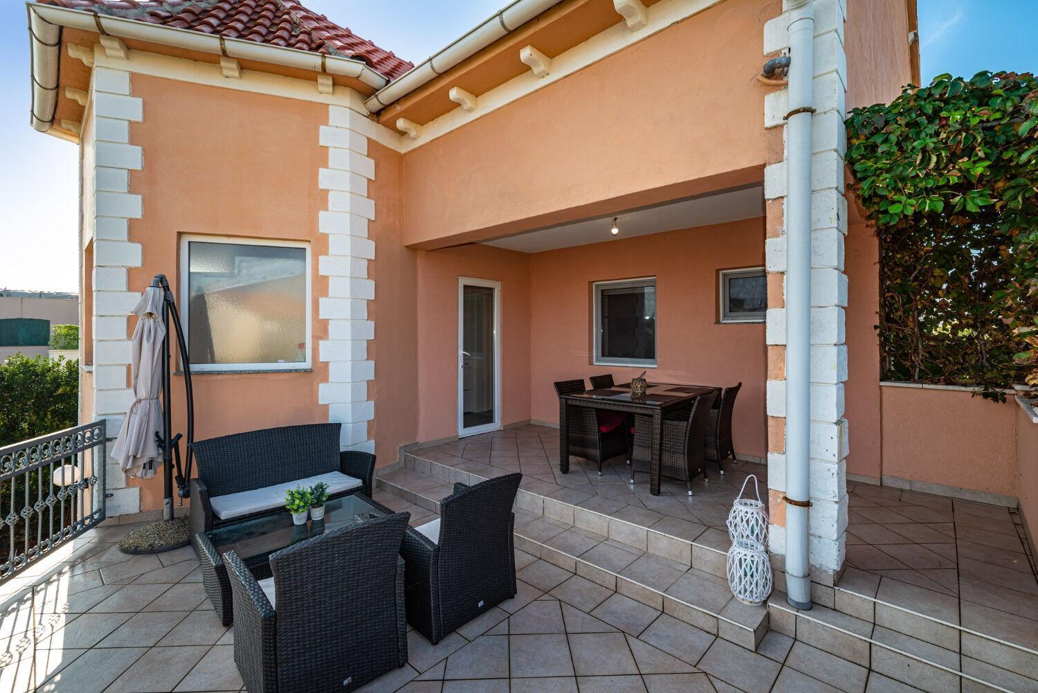 Apartments Dreamy - Free Parking Nin Exterior photo